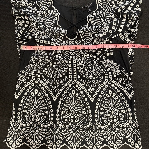 Laundry By Shelli Segal Black Top with White Embroidery - Picture 5 of 7